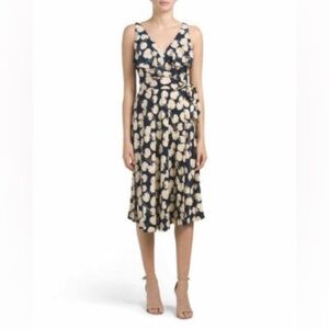 Diane Von Furstenberg DVF Naya Wrap Dress Size M pristine condition